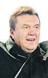 Yanukovii halk darbesiyle iktidardan indiren Yuenko ve Timoenko artk rakip. Bakent Kievde meydanlar Yanukoviin mavi, Timoenkonun turuncu renkleriyle donand...