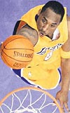 UAN ADAMKobe Bryant bu sezon sergiledii inanlmaz performans ile Lakersn Konferans yedincisi olarak play-offa girmesini salad