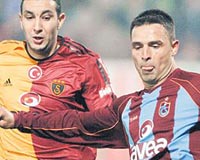 Trabzonspora devre arasnda gelen Fatih Akyel, eski takm Galatasaraya kar dktrmt.