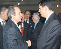 Yiit ardan, Galatasaray Bakanlna aday olunca eski bakanlardan Mehmet Cansun (solda) da yannda yer almt.