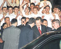 KONSERLER PTAL EDLD AKPnin Antalya Atatrk Stadyumunda dzenleyecei genlik konserleri iptal edildi. Babakan Erdoan, iptal gerekesi olarak Dantay saldrsn gsterdi.