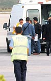 KAR MASKEL POLSLER ANKARAYA GTRD Acbadem Hastanesinden gizlice alnan Muzaffer Tekin, kar maskeli polisler eliinde Sabiha Gken Havalimanndan Ankaraya gnderildi.
