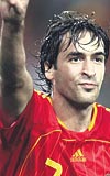 HAKLI GURUR spanyol futbolunun sembol isimlerinden Raul, Artk milli takmda yeri yok eletirilerine sahada yant verdi Tecrbeli yldz att golle Tunusun direncini krd