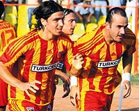 Larissay Gkhann 2 golyle yenen Kayseri, tarihinde ilk kez UEFAda oynayacak.