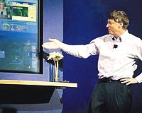 Microsoftun kurucusu Bill Gates, Las Vegasta irketin ilk robot yazlmn tantmt
