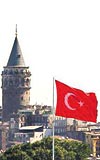 BR TANES SARAYBURNUNDA... Kentin hem Boaz hem de Marmara Denizine bakan yeri Sarayburnuna da dev bayrak dikildi.