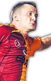 L COTU G.Sarayn Srp yldz bu sezon iki mata 3 gol att. lk iki haftada orta saha oyuncular toplam 13 gol kaydettiler.