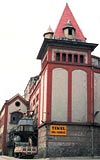 1890da Ferikyde bir bira fabrikas kuran svireli Bomonti kardeler, fabrikay 1912de imdiki yerine tad. 1991e kadar Tekel tarafndan kullanlan bina o tarihten bu yana bo duruyordu.