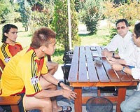 Galatasarayn yeni transferleri namoto ve Mehmet Topal, sar-krmzl takmdaki hedeflerini arkadamz Zafer Erteme anlatt