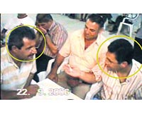 KINA GECESNDE SOHBET ETTLER Belediye Bakan Yusuf Erenkaya  ve kardei ile sohbet eden Kumlu, cinayetten sonra azmettirici olarak gzaltna alnd. 