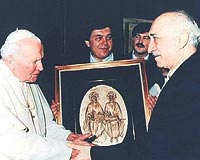 9 ubat 1998 tarihinde Glen Papa ile Vatikanda grt