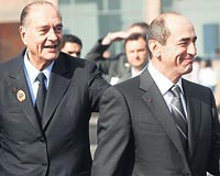 Fransa Cumhurbakan Jacques Chirac, getiimiz ayn sonunda gittii Ermenistanda szde soykrm antn ziyaret edip Cumhurbakan Robert Koaryanla biraraya gelmiti.