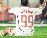 ANSSIZDI Galatasarayn isabetli 3 utunun 2sini mit Karan kaleye gnderdi. mit nce diree sonra Gkhan Tokgze takld.