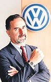 Volkswagen 2012 ylna kadar szlemesi bulunan Bernd Pischetsrieder istifaya zorlad iin eski bakanna szleme gerei 14 milyon Euro tazminat demek zorunda kald.