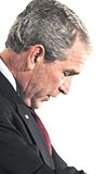 Irakın faturasını seçimlerde darbe yiyerek ödeyen ABD Başkanı George W. Bushun desteği de dibe vurdu. Newsweek dergisinin yaptığı ankete göre Bushun siyasetini onaylayanların oranı yüzde 31e düştü.