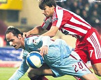 GOLÜ UNUTTULAR Trabzonspor ligde tam 4 haftadır gol atamıyor. Bordo-mavili ekibin son golleri, 3-1 kazandıkları Erciyesspor karşılaşmasında gelmişti.