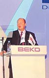 inden Beko satcs geldi 2. ULUSLARARASI Beko Yetkili Satclar Toplants Antalyada gerekletirildi. Toplantya, Rusya, spanya, Yunanistan, Polonya, in ve Litvanyann da aralarnda bulunduu lkeler ile Trkiyeden 1.500 Beko satcs katld