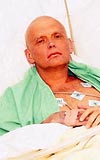 Ajan Litvinenko hastanede polis korumas altnda tutuluyor. yileme belirtisi gstermeyen Rus ajan su dahi iemiyor...