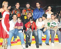 Brezilyallarn sirk keyfi Beiktal Nobre, Bobo, Ricardinho ve Kleberson ile F.Baheli Alex dn aileleriyle birlikte stanbuldaki Sezar Sirkinde elendiler.