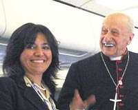 Uaktaki tek Trk gazetecisi Yasemin Takn, 27 yl nce Papa II. Jean Paulle Trkiyeye gelen Vatikann nemli kardinallerinden Roger Etchegaray ile konutu.