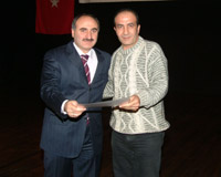 Seminere katlanlara sertifikalar Tuzla Belediye  Bakan Mehmet Demirci tarafndan verildi.  