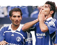 Sezon banda Kaiserslauterndan Schalkeye geen Halil, mavi-beyazl formay ligde 17 kez giydi; 4 gol att.