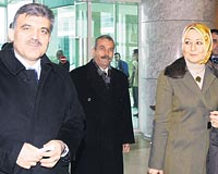 ABDye giden Dışişleri Bakanı Gül, eşini de birlikte götürdü.