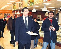 Dou ve Gneydou Anadolu Blgesinin ilk ve tek Carrefour-SA Maazas yarn Diyarbakrda alyor.