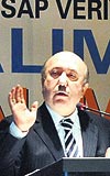 AK Parti stanbula Hesap Veriyor konulu toplantda konuma yapan Babakan Tayyip Erdoan, krsden inerken sendeledi.