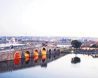 1565 yılında yapılan Kanuni Sultan Süleyman Köprüsü, Büyükçekmece ve Mimarsinan belediyelerini bir kez daha karşı karşıya getirdi.