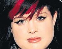 Kelly Osbourne: Ailemden biri AIDS!