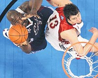 NBA yldzlar arasnda yerini alan Mehmet Okur, hepimizi gururlandrd. te basketbolun efsanevi ismi ONeil ile sk sk karya geldi...
