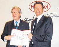 Henkel Ynetim Kurulu Bakan Ulrich Lehner (solda) ve ynetimi devralacak CEO Kasper Rorsted.