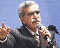 MAHKEMEYE GELMEDİ.... DTP Genel Başkanı Ahmet Türk, 18 Ocak 2006 tarihindeki konuşması nedeniyle yargılandığı duruşmaya gelmedi.