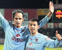 BYKLER SEVYORLAR... Trabzonun golcleri Ersen ve Umut Bulut,  Bykler ile yaptklar malarda etkili bir futbol ortaya koyuyorlar.