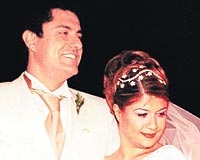 2003te Zeki Ergezenin olu Muaz Ergezenle evlenen Denis Ergezen, daireler iin vakfa 10 gn iinde deme yapacak.