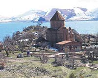 Vandaki Akdamar Kilisesi 2006 ylnda balayan almayla restore edildi.