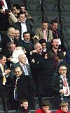 UEFA Asbakan enes Erzik, Ulusoyun yaknlarn tribne alp kontenjan delmesi iin Protokol suu ilendi dedi.