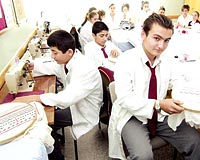 Erkek ��renciler �ok disiplinli