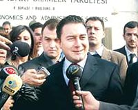 ODT�'l� ��renciler Babacan'� protesto etti