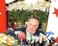 Efsane lider u�urland�