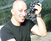 Cem Y�lmaz engellenemedi