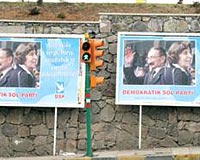 Ecevitler'den B�llboard'lu Kutlama