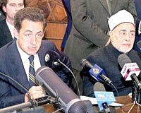 "Meclis yasaklad�ysa kad�n t�rban takmas�n"