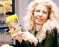 Kara bulutlar da��l�yor