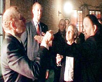 �srailli el�i, �sve�'te m�zeden at�ld�