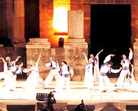 'Arap dans�n�n sultanlar� bizim i�in g�steri haz�rlam��'