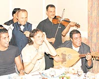 Kibariye Sezen'e kar��...