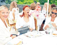 Yard�m yeme�inde alt�n yaprak ikram�