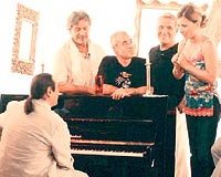 Daha d�n annemizin kollar�nda ya�arken! mtv 21.30